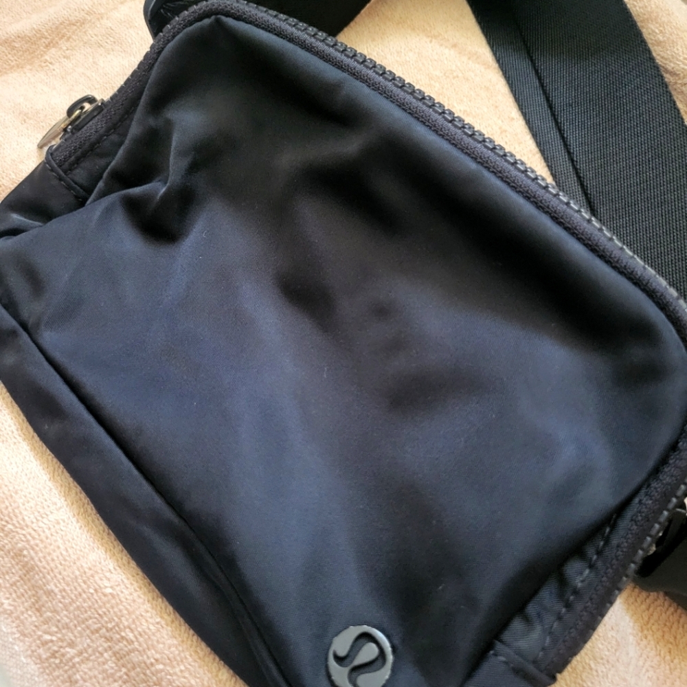 Lululemon black everywhere belt bag